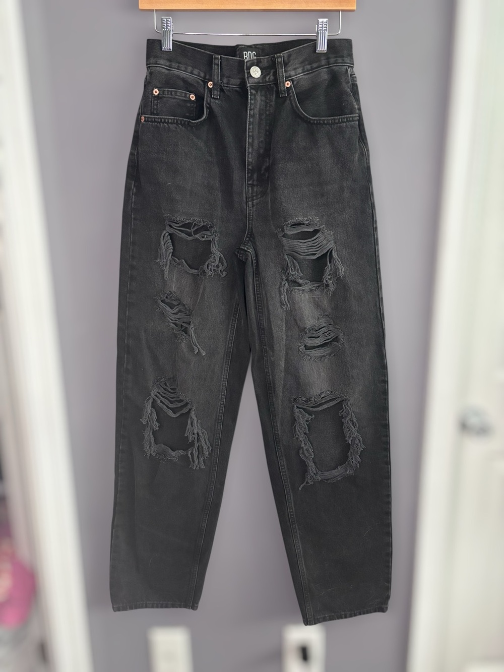 BDG Urban Outfitters High Rise Baggy Distressed Jeans Washed Black 27